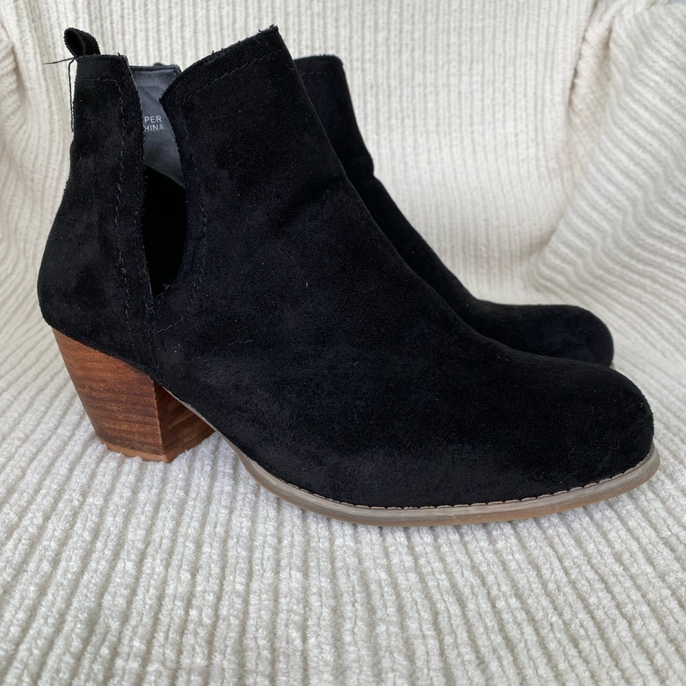 Torrid Black V Cut Booties Size 10 Wide